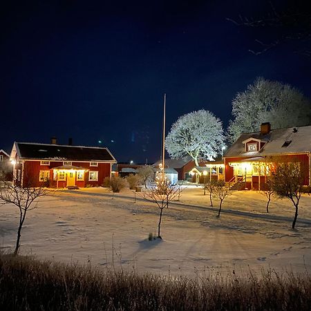 Aeventyrsgardens Vandrarhem, Kinnekulle Källby المظهر الخارجي الصورة