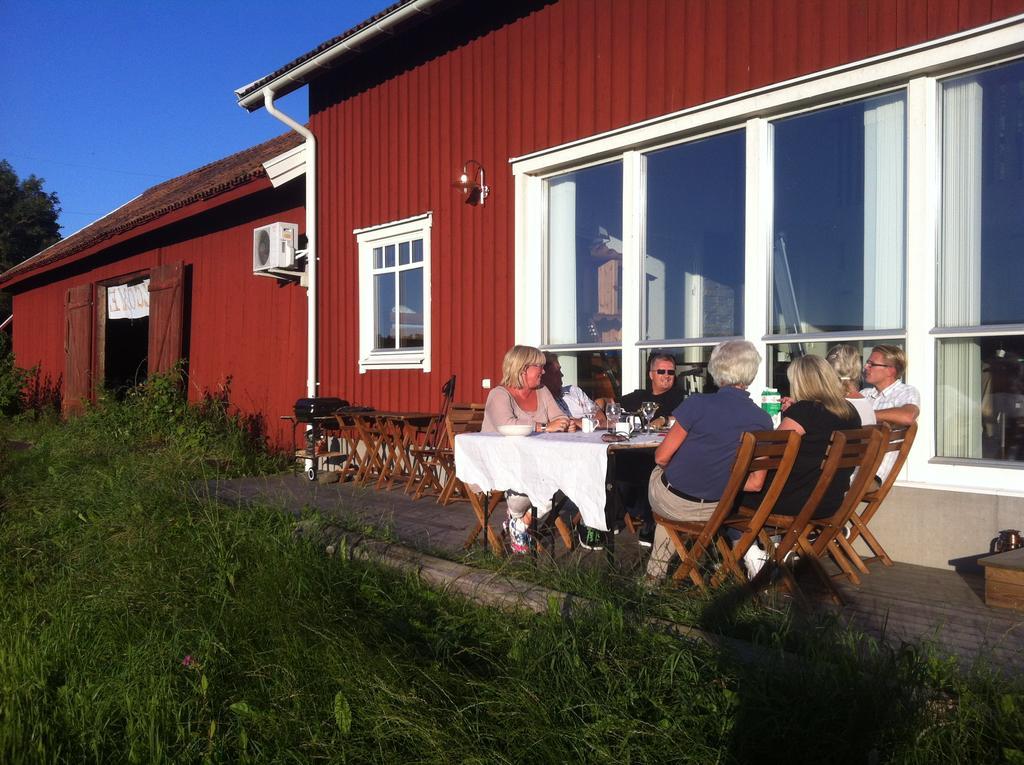 Aeventyrsgardens Vandrarhem, Kinnekulle Källby المظهر الخارجي الصورة