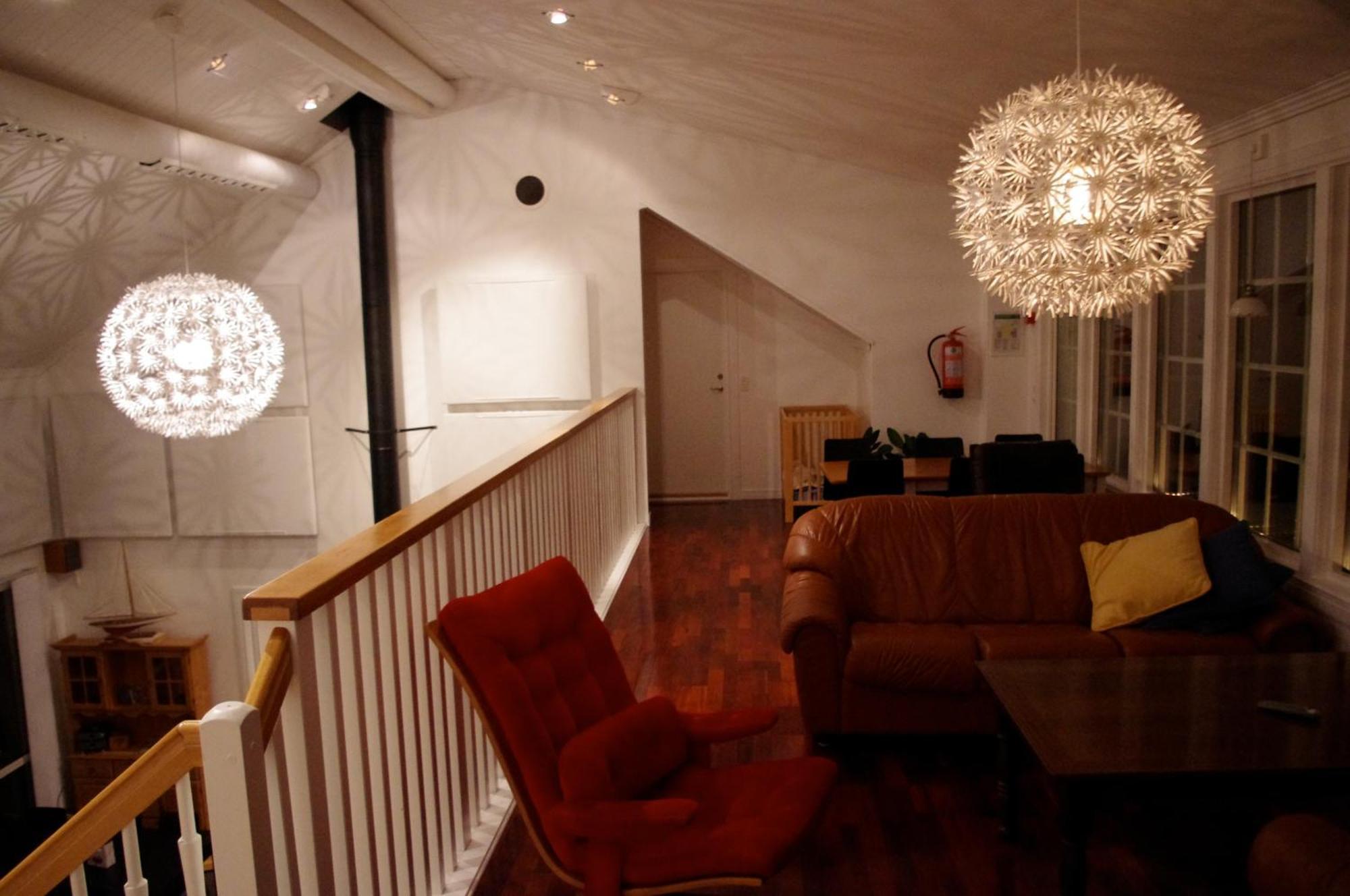 Aeventyrsgardens Vandrarhem, Kinnekulle Källby المظهر الخارجي الصورة