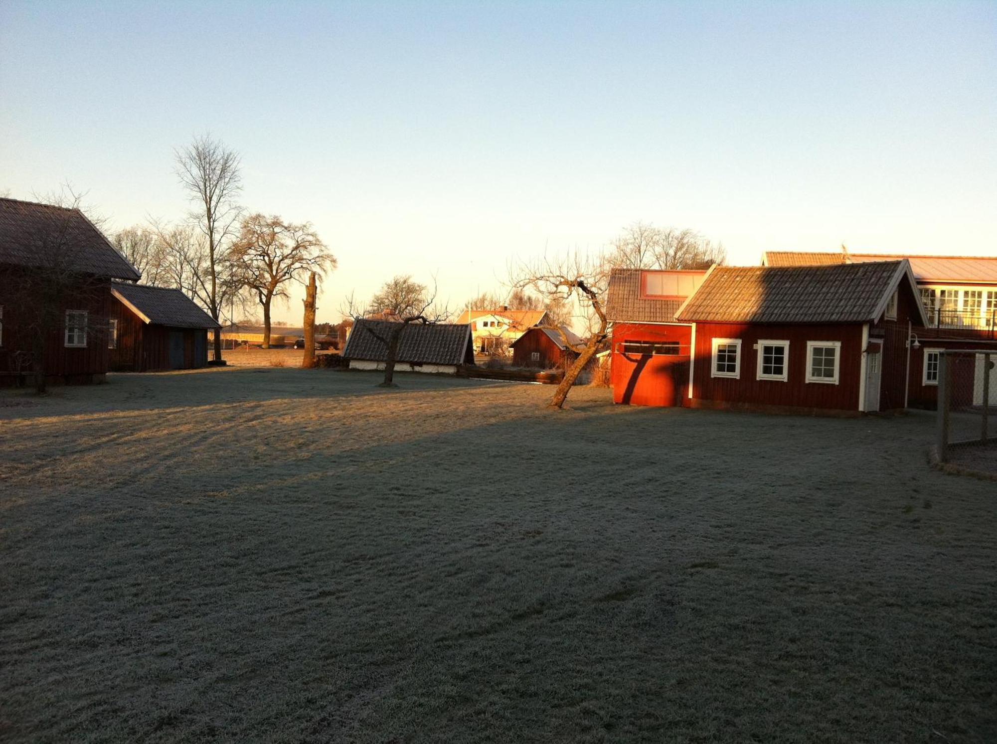 Aeventyrsgardens Vandrarhem, Kinnekulle Källby المظهر الخارجي الصورة
