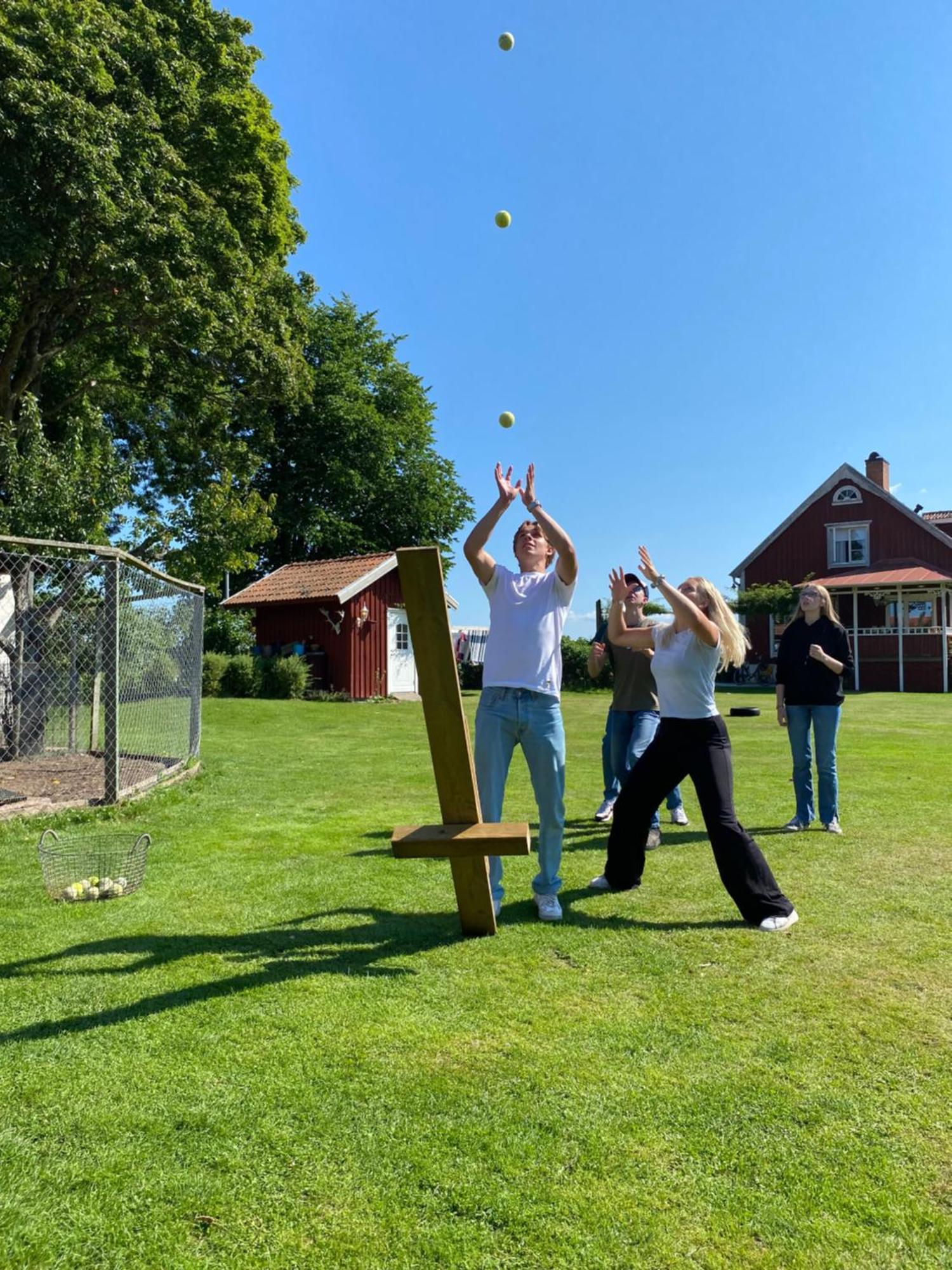Aeventyrsgardens Vandrarhem, Kinnekulle Källby المظهر الخارجي الصورة