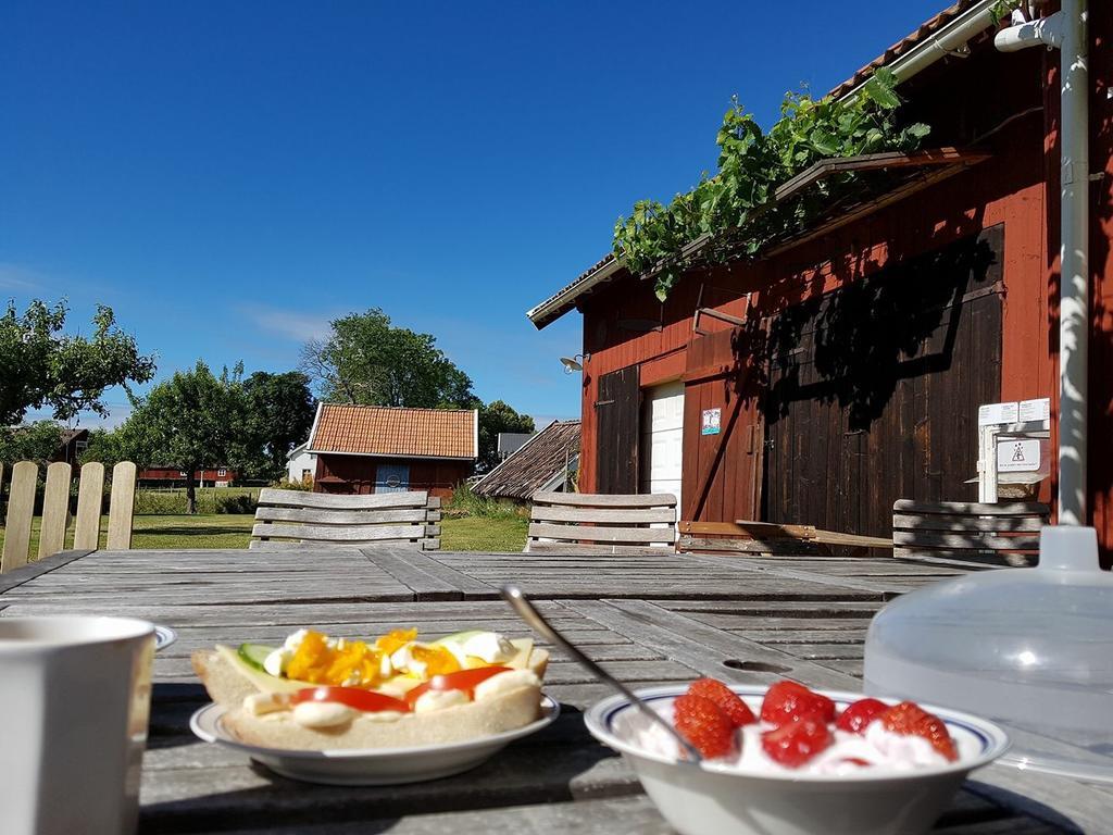 Aeventyrsgardens Vandrarhem, Kinnekulle Källby المظهر الخارجي الصورة