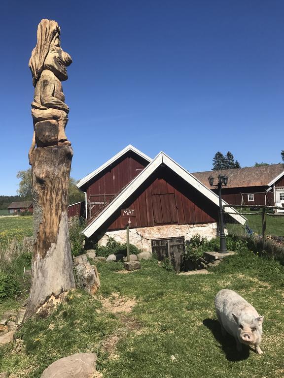 Aeventyrsgardens Vandrarhem, Kinnekulle Källby المظهر الخارجي الصورة