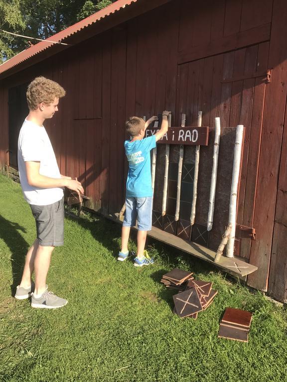 Aeventyrsgardens Vandrarhem, Kinnekulle Källby المظهر الخارجي الصورة